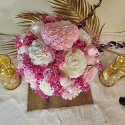 Ramo de Velas Florales en Cubo Metálico Rosa